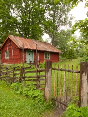 railing-and-house-3